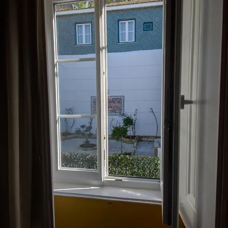 The Rooftop Bed and breakfast 4*